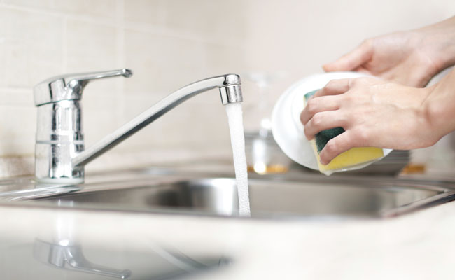 Confira algumas dicas para economizar água na limpeza